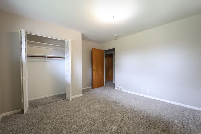 1601 BARTHELONE Street, Crest Hill, IL 60403