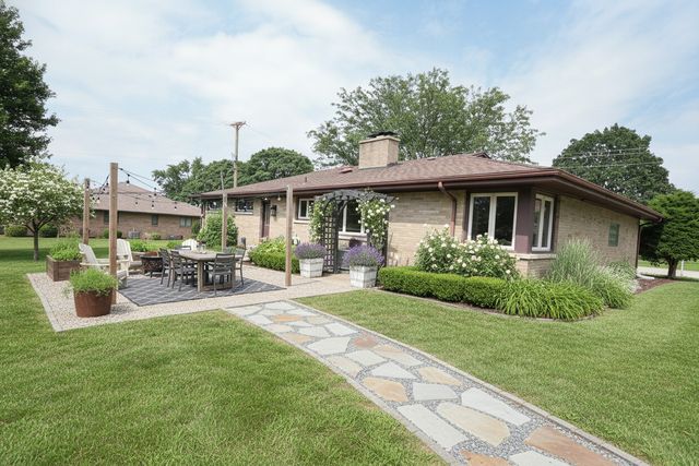 1601 BARTHELONE Street, Crest Hill, IL 60403