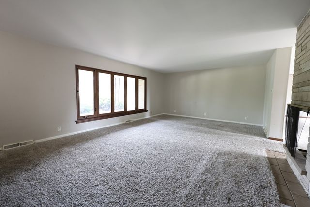 1601 BARTHELONE Street, Crest Hill, IL 60403