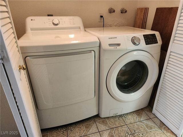 6373 West Washington Avenue, Las Vegas, NV 89107