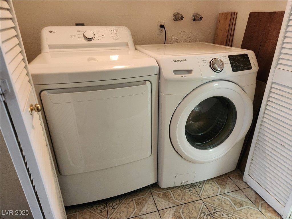 Image 7 of property listing at 6373 West Washington Avenue, Las Vegas, NV 89107