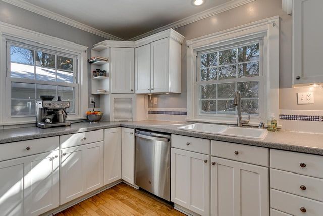 504 E FOREST AVENUE, Neenah, WI 54956