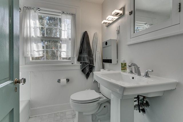 504 E FOREST AVENUE, Neenah, WI 54956