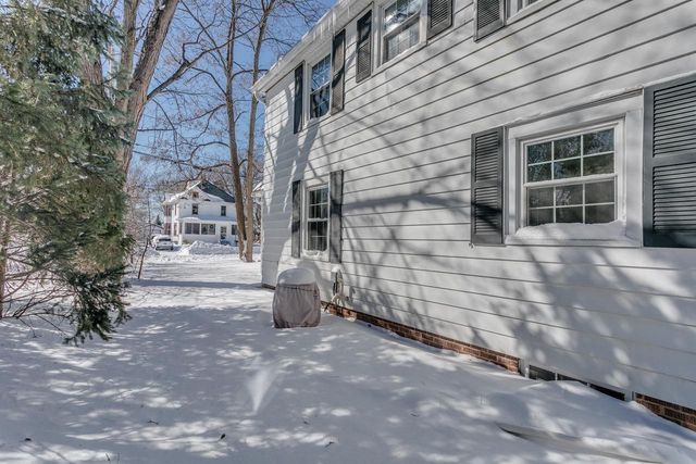 504 E FOREST AVENUE, Neenah, WI 54956