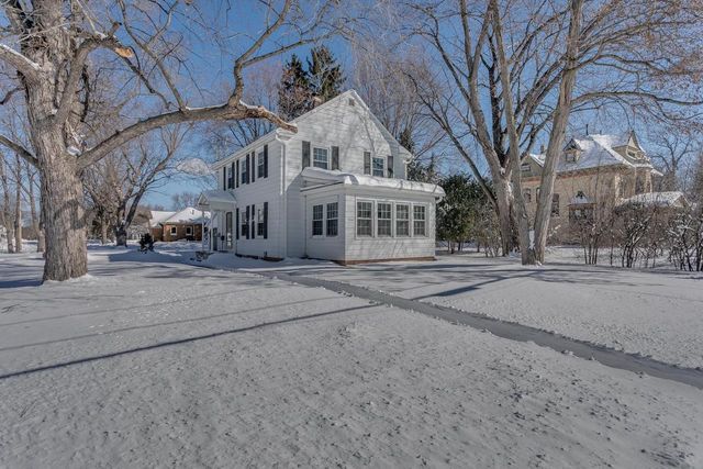 504 E FOREST AVENUE, Neenah, WI 54956