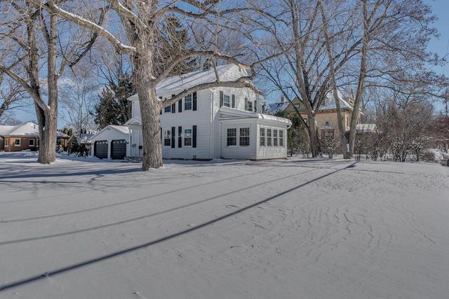 504 E FOREST AVENUE, Neenah, WI 54956