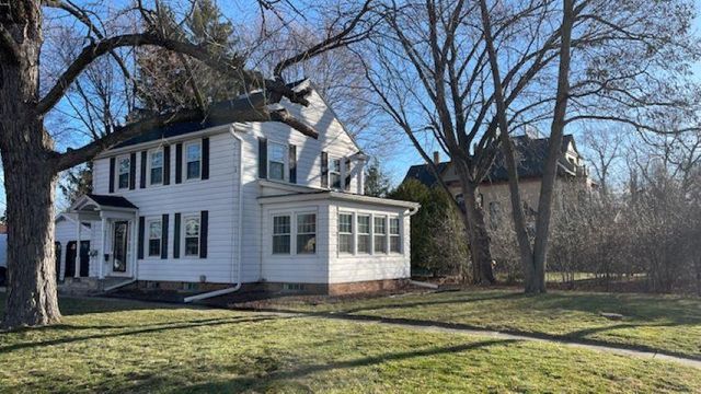 504 E FOREST AVENUE, Neenah, WI 54956