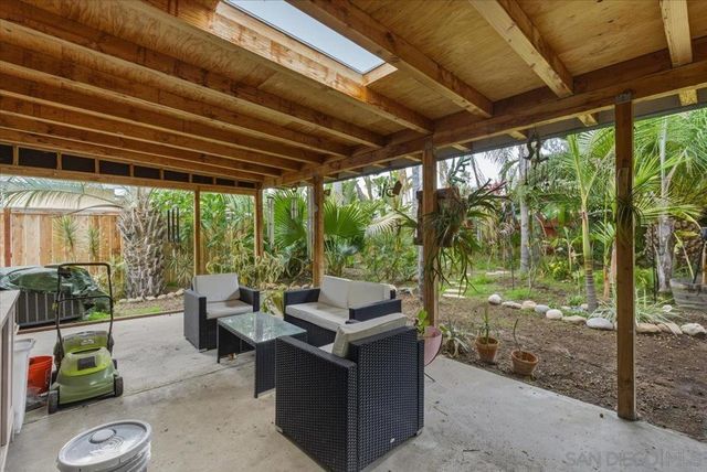 8888 Jaylee Ave, Spring Valley, CA 91977