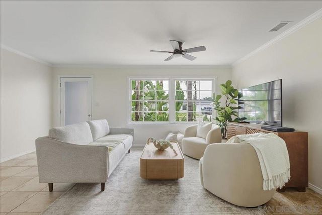 8888 Jaylee Ave, Spring Valley, CA 91977