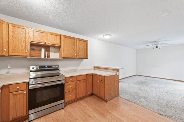 7772 Dunmore Road, Woodbury, MN 55125