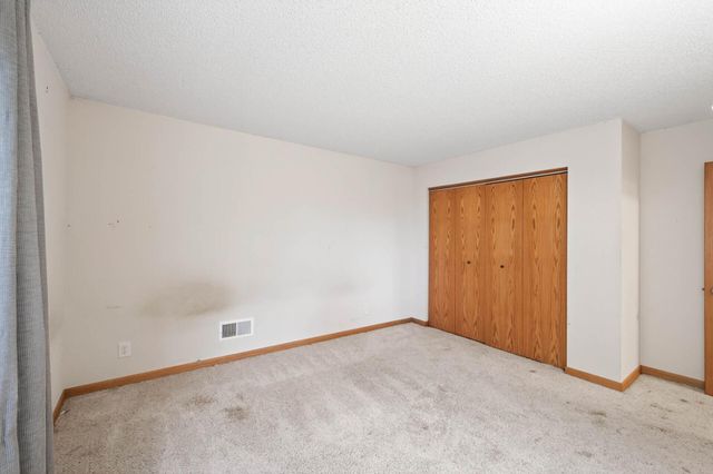 7772 Dunmore Road, Woodbury, MN 55125