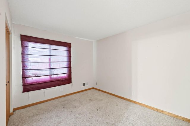 7772 Dunmore Road, Woodbury, MN 55125