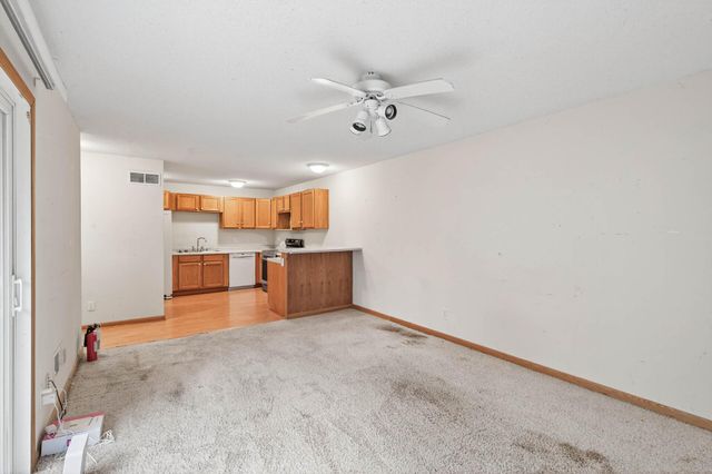 7772 Dunmore Road, Woodbury, MN 55125