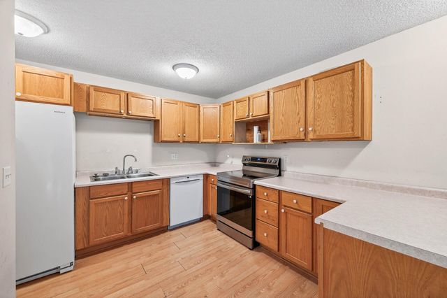 7772 Dunmore Road, Woodbury, MN 55125