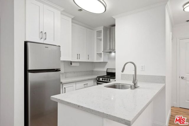 1440 VETERAN Avenue 102, Los Angeles, CA 90024