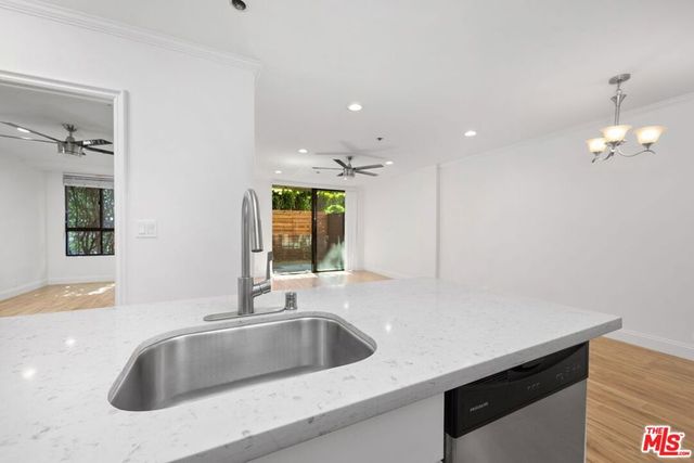 1440 VETERAN Avenue 102, Los Angeles, CA 90024