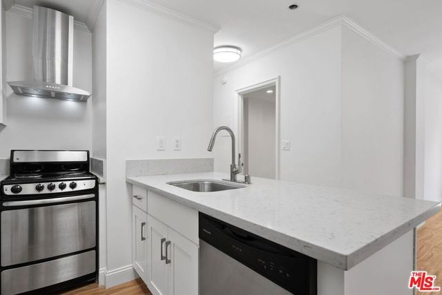 1440 VETERAN Avenue 102, Los Angeles, CA 90024