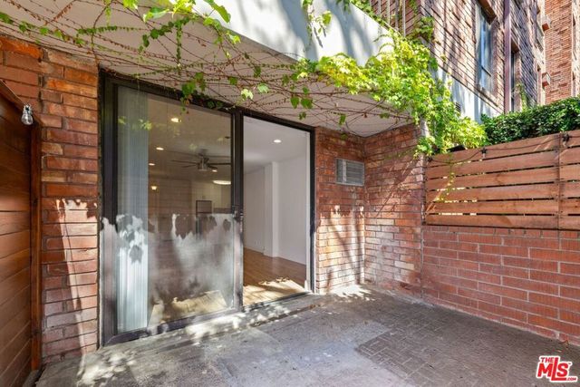 1440 VETERAN Avenue 102, Los Angeles, CA 90024