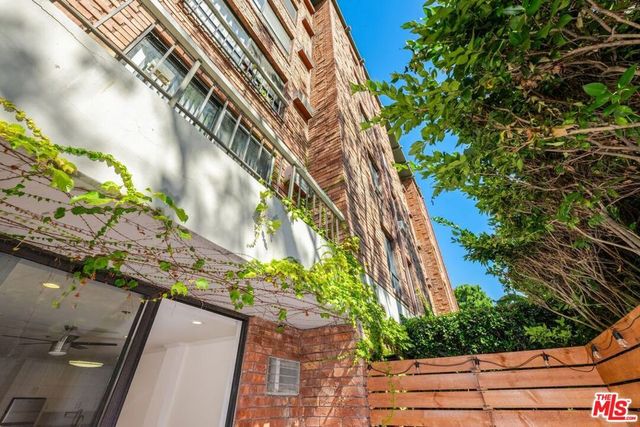 1440 VETERAN Avenue 102, Los Angeles, CA 90024