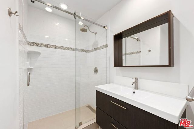 1440 VETERAN Avenue 102, Los Angeles, CA 90024