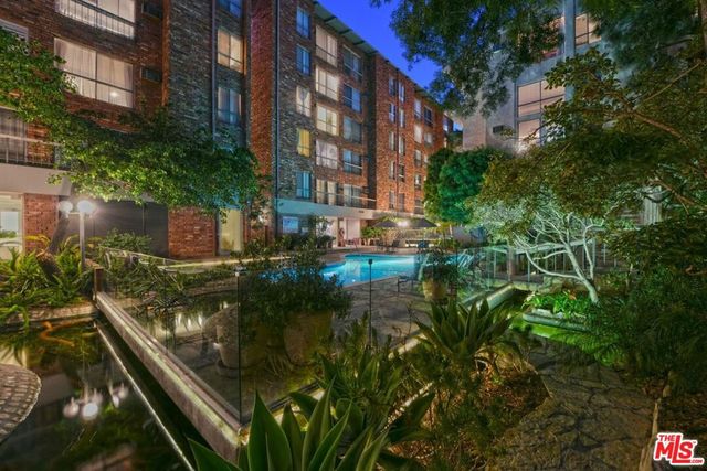 1440 VETERAN Avenue 102, Los Angeles, CA 90024