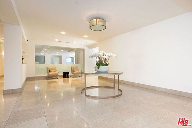 1440 VETERAN Avenue 102, Los Angeles, CA 90024