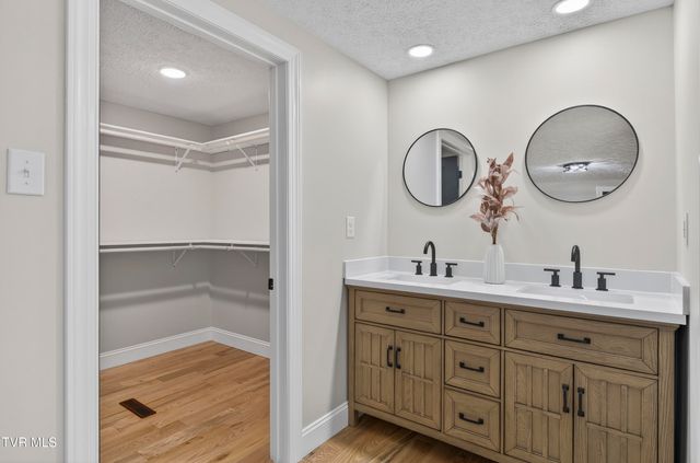 1646 Muddy Creek Road, Blountville, TN 37617