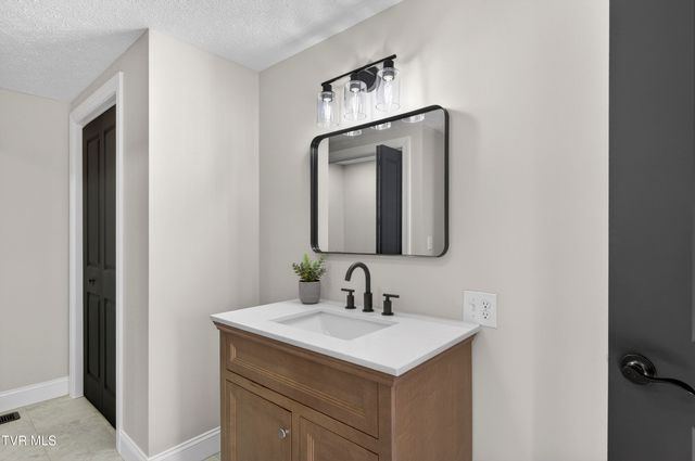 1646 Muddy Creek Road, Blountville, TN 37617