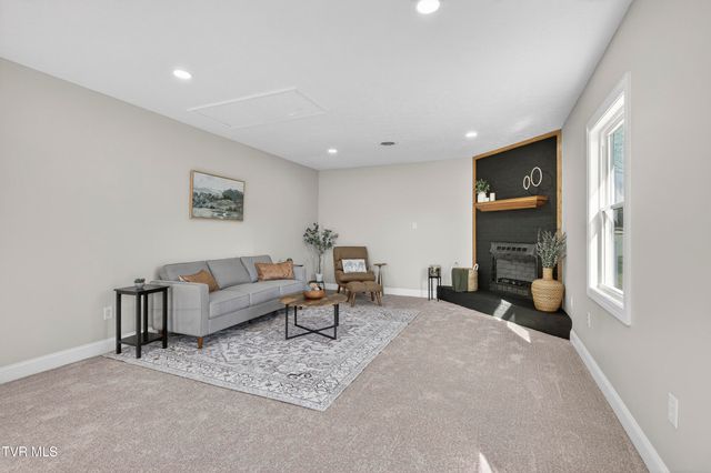 1646 Muddy Creek Road, Blountville, TN 37617