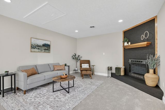 1646 Muddy Creek Road, Blountville, TN 37617