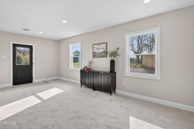 1646 Muddy Creek Road, Blountville, TN 37617