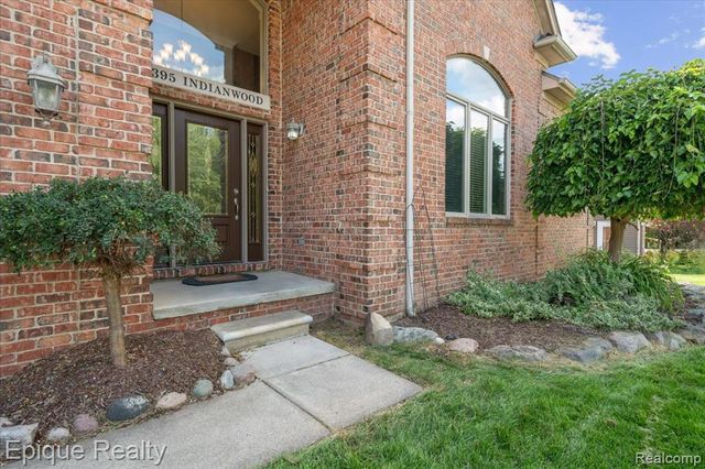 395 Indianwood Road, Lake Orion, MI 48362