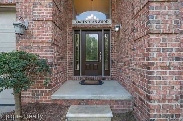 395 Indianwood Road, Lake Orion, MI 48362