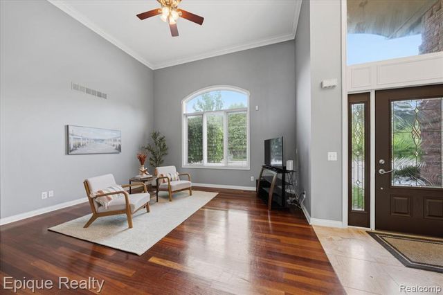 395 Indianwood Road, Lake Orion, MI 48362