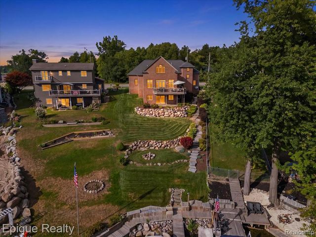 395 Indianwood Road, Lake Orion, MI 48362