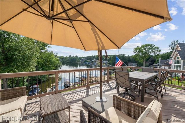 395 Indianwood Road, Lake Orion, MI 48362