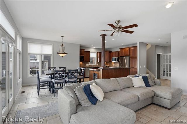 395 Indianwood Road, Lake Orion, MI 48362