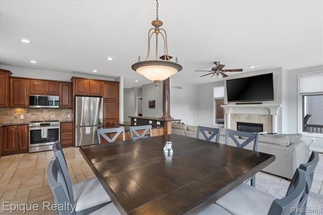 395 Indianwood Road, Lake Orion, MI 48362