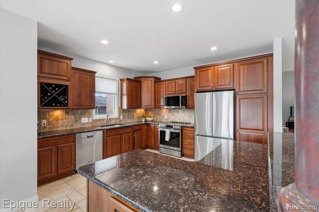 395 Indianwood Road, Lake Orion, MI 48362