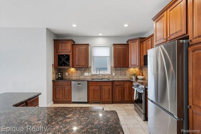 395 Indianwood Road, Lake Orion, MI 48362