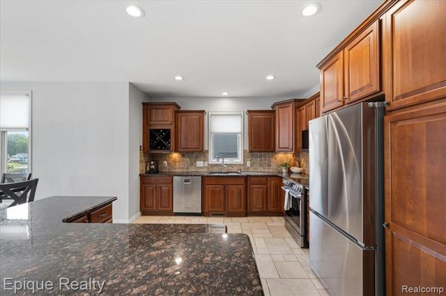 395 Indianwood Road, Lake Orion, MI 48362