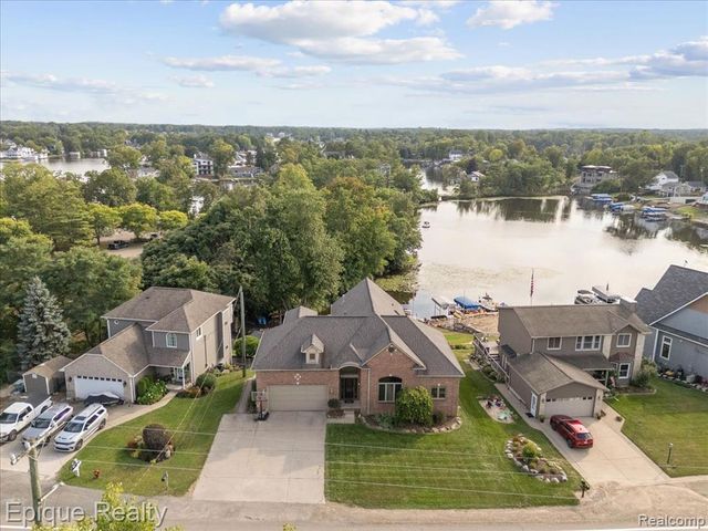 395 Indianwood Road, Lake Orion, MI 48362