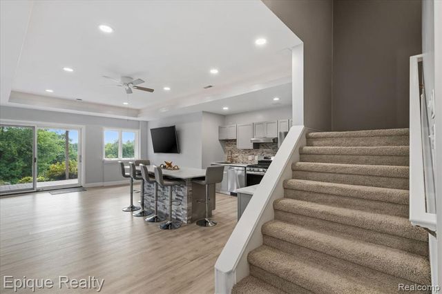 395 Indianwood Road, Lake Orion, MI 48362