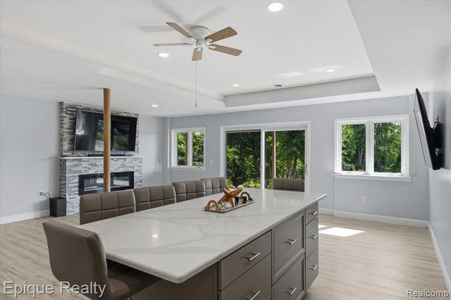 395 Indianwood Road, Lake Orion, MI 48362