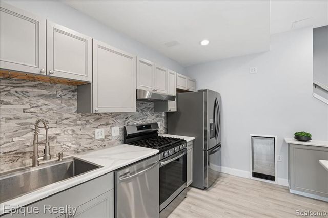395 Indianwood Road, Lake Orion, MI 48362