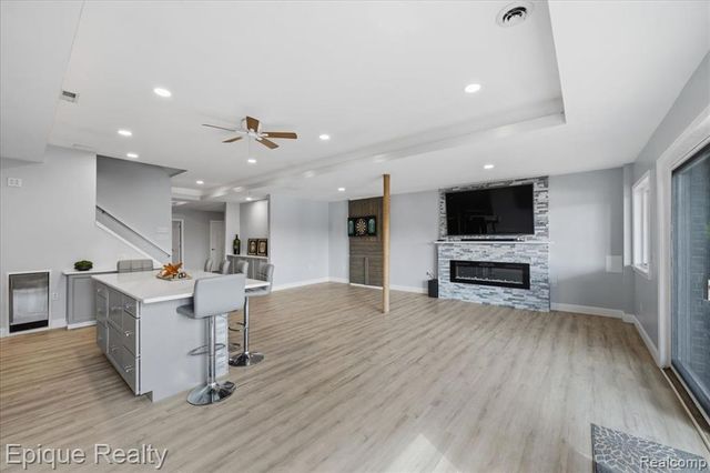 395 Indianwood Road, Lake Orion, MI 48362