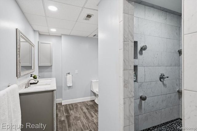 395 Indianwood Road, Lake Orion, MI 48362
