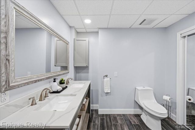 395 Indianwood Road, Lake Orion, MI 48362
