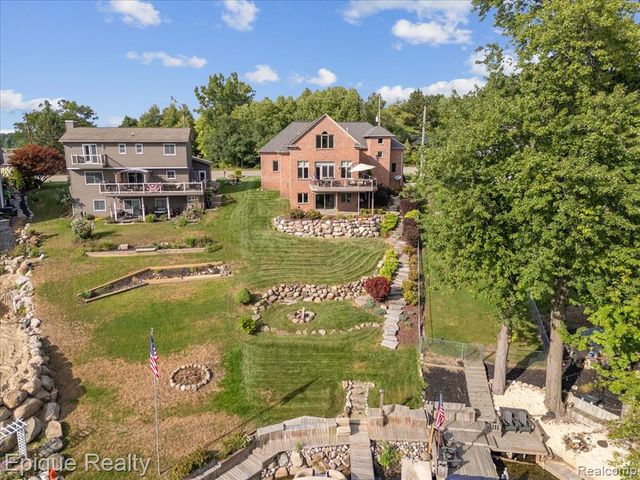 395 Indianwood Road, Lake Orion, MI 48362