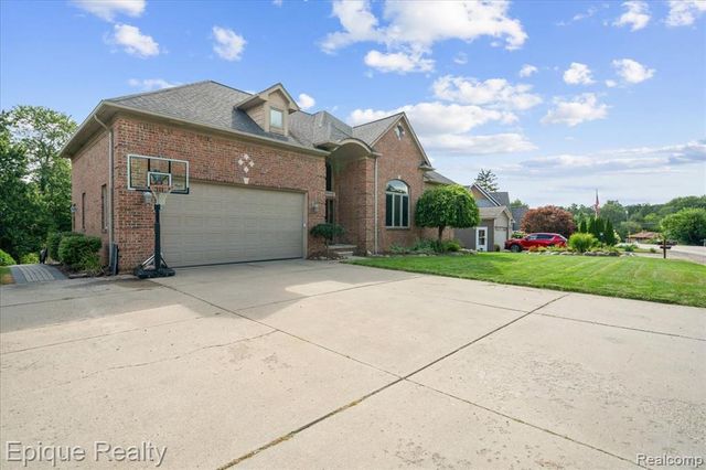 395 Indianwood Road, Lake Orion, MI 48362